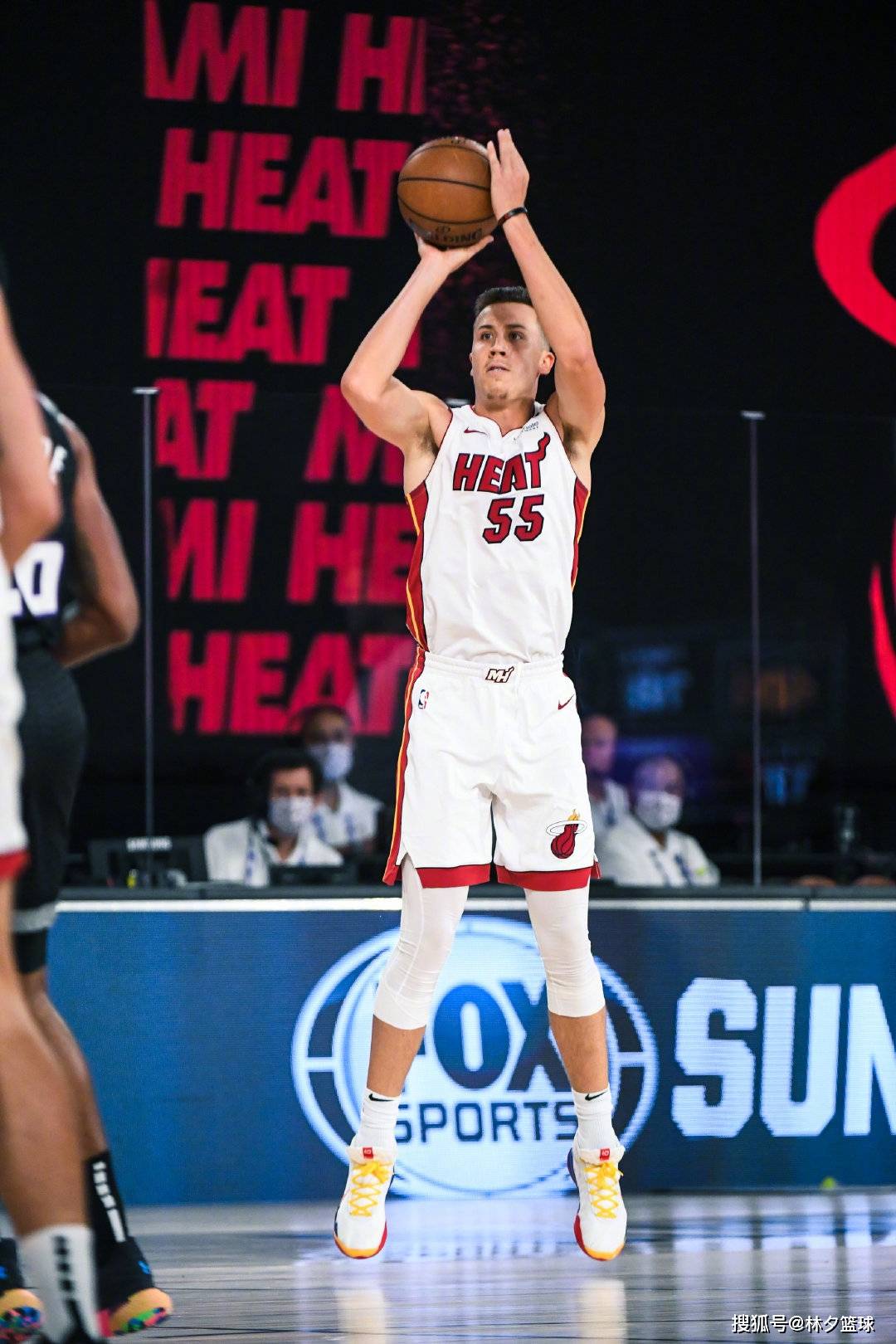 关于表现优异首场状态出色，尤文图斯观众沸腾！，库里重返赛场观众掌声雷动的信息-欧博下载