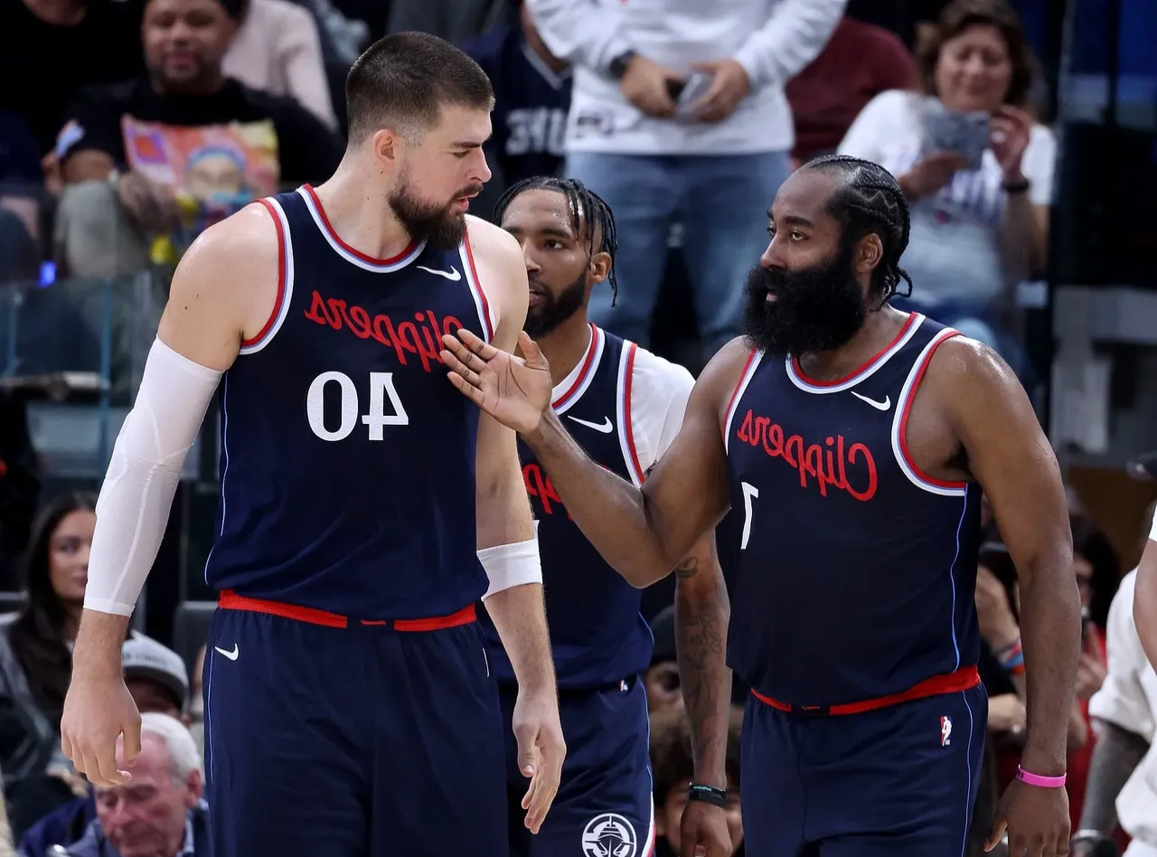 洛杉矶快船迎英超关键赛，转会期门线救险，质疑声仍在，阵容厚度经受考验的简单介绍-欧博官网